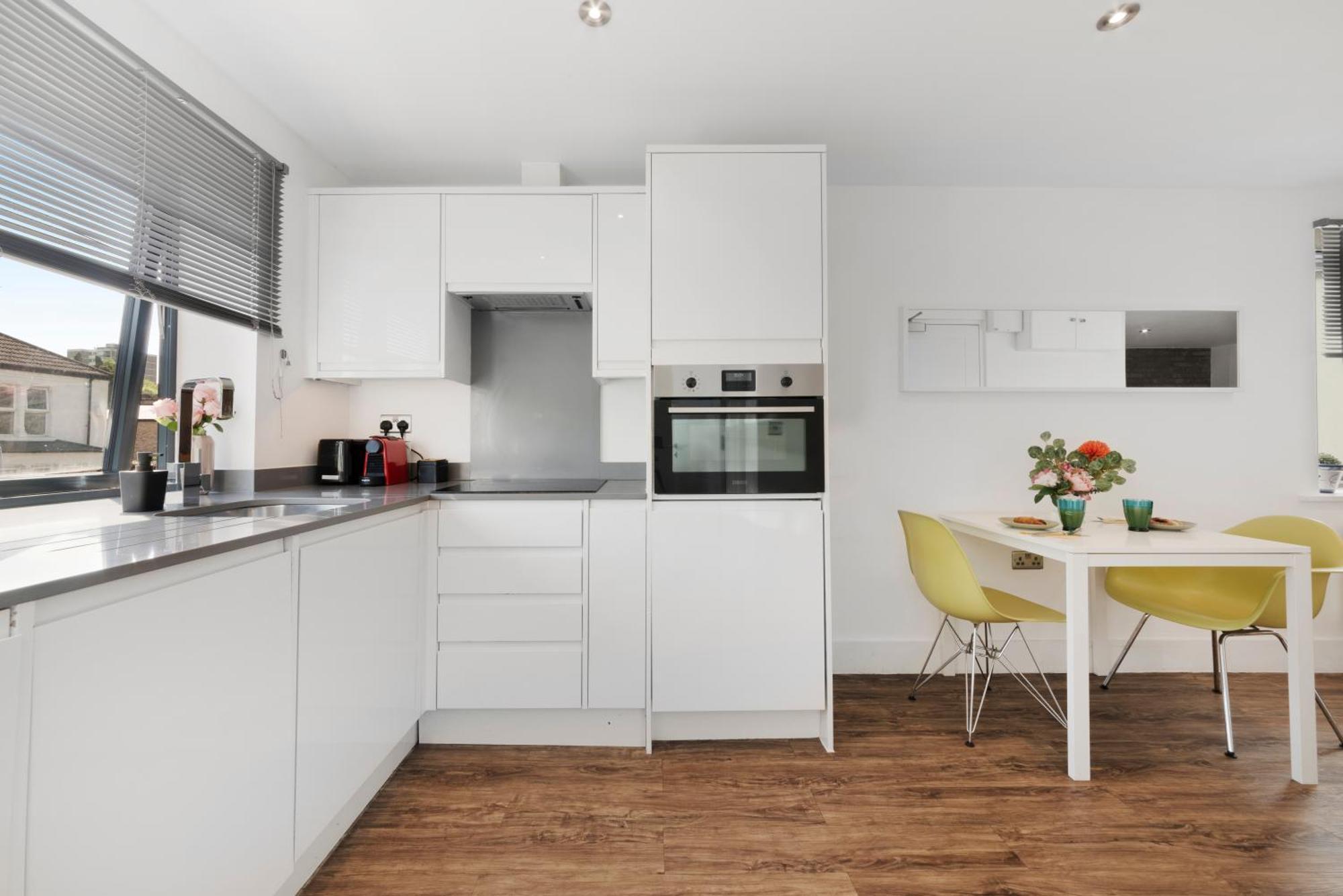 Manor House Studios By Morethanstays London Bagian luar foto